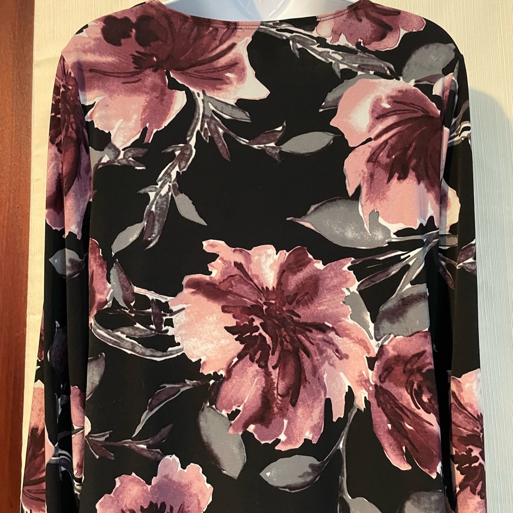 Ladies top - Picture 4 of 7